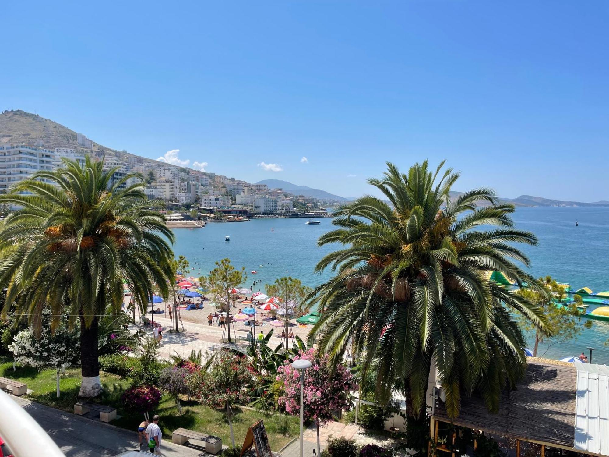 Caramel Sun Studios Apts Sarande Exterior photo