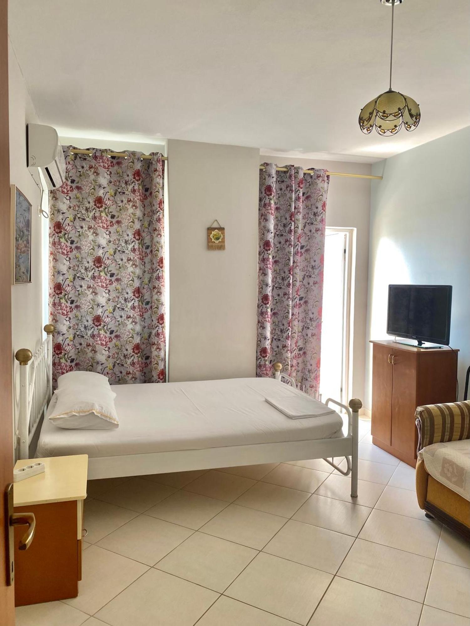 Caramel Sun Studios Apts Sarande Exterior photo